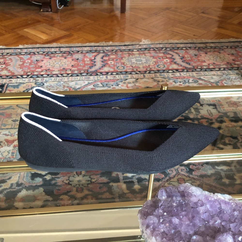 Rothy’s Pointed Toe Flat in Solid Black- Size 8